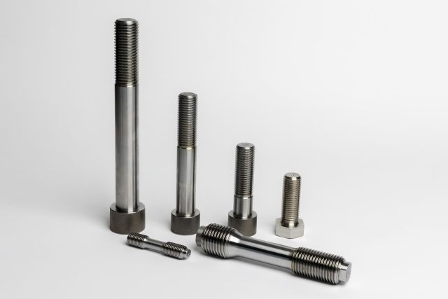 Waarom traceerbaarheid van fasteners cruciaal is in kritische sectoren